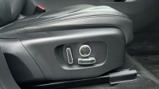 Land Rover Range Rover Evoque 1.5 P300e R-Dynamic SE 5dr Auto Hatchback